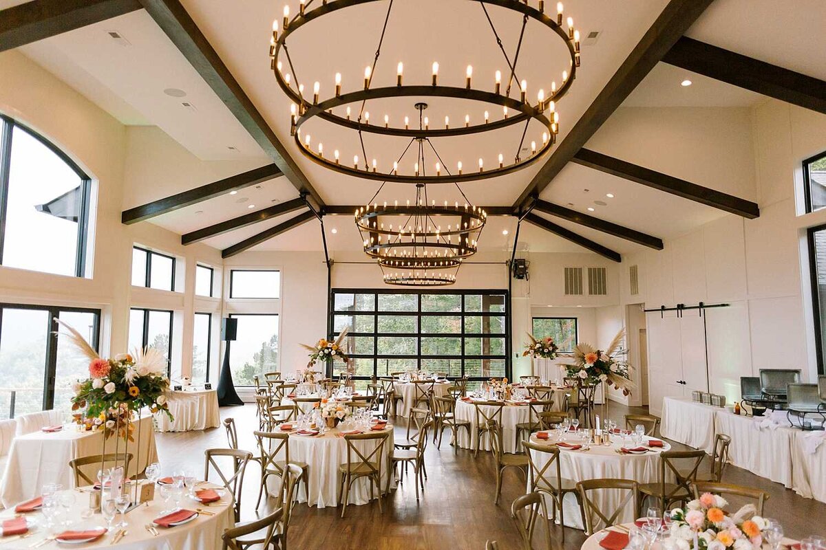 tennesse-destination-wedding-venues-outdoor-ceremony-indoor-reception