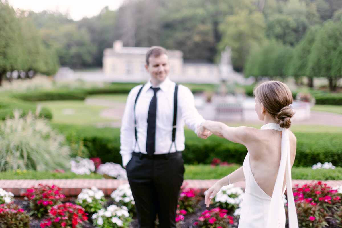 candid-wedding-couple