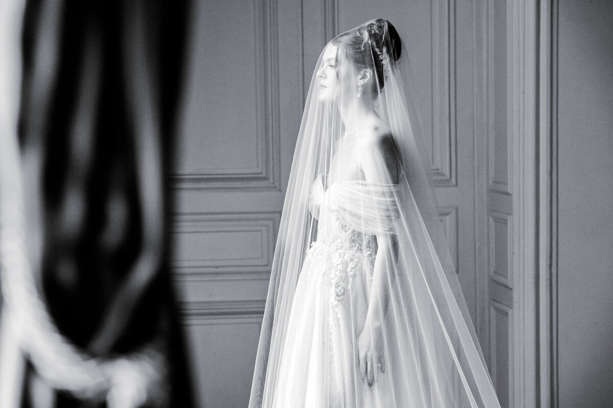 Bridal session at Château Bouffémont photographed by Lake Como Wedding photographer