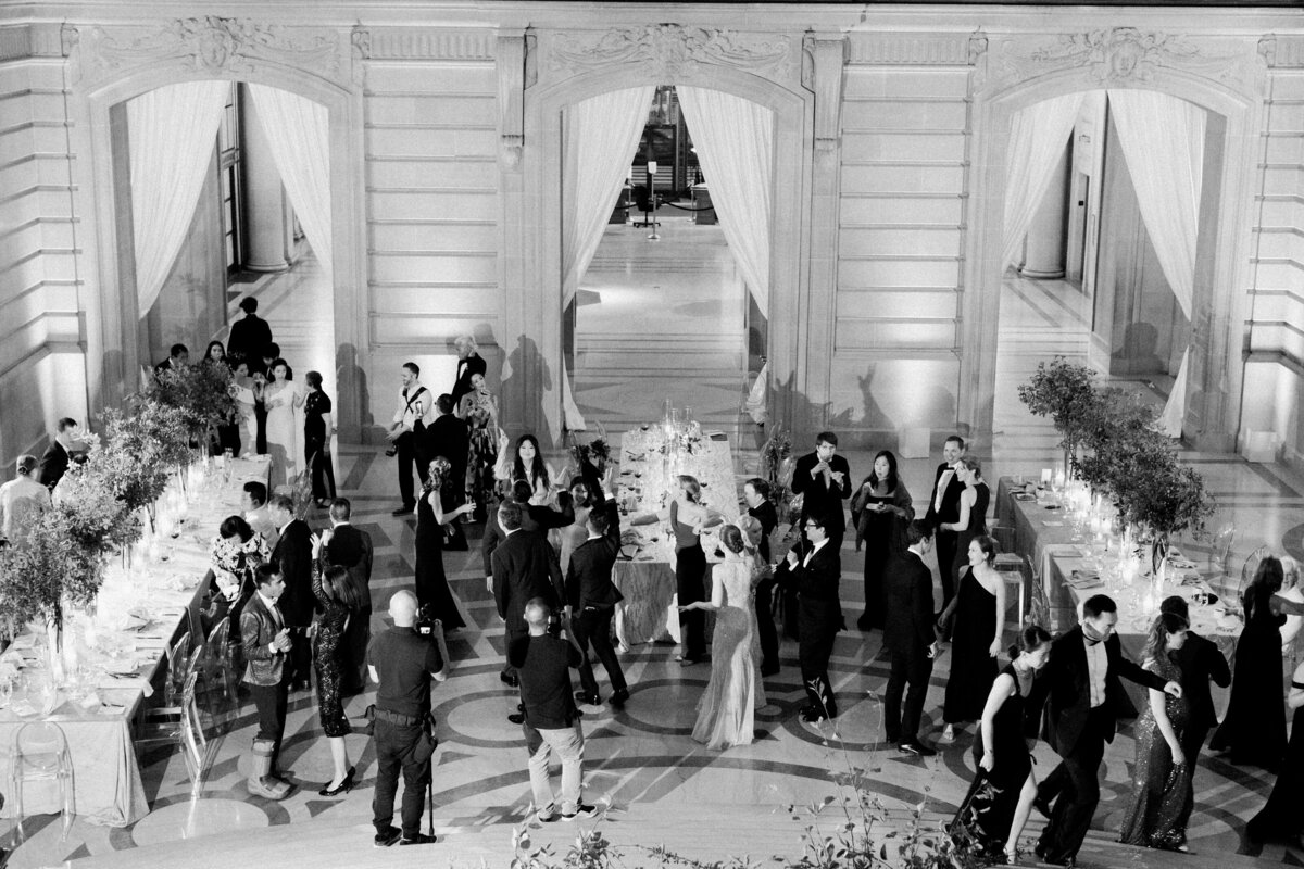 San-Francisco-City-Hall-Wedding-Nicole-Blumberg-Photography_0126