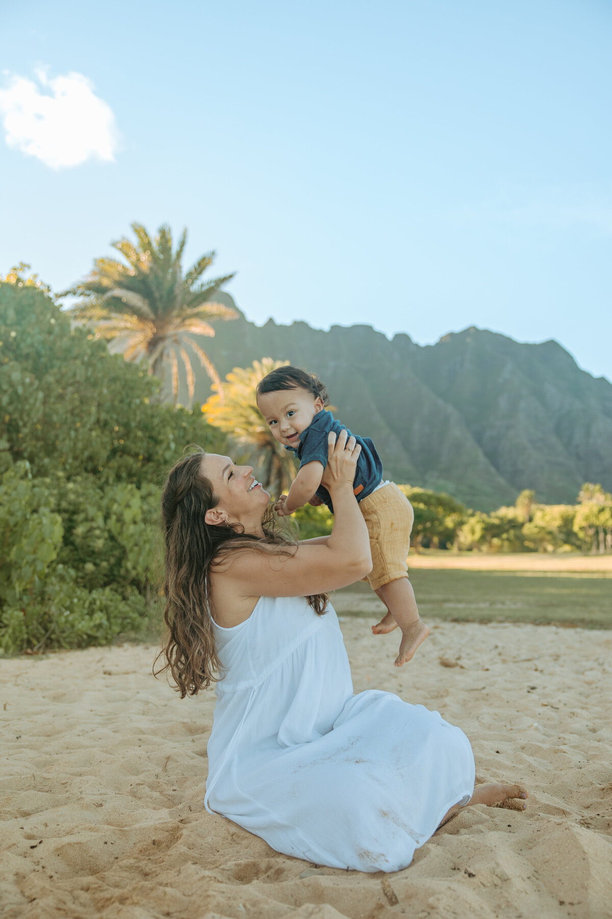 Hawaii maternity photos