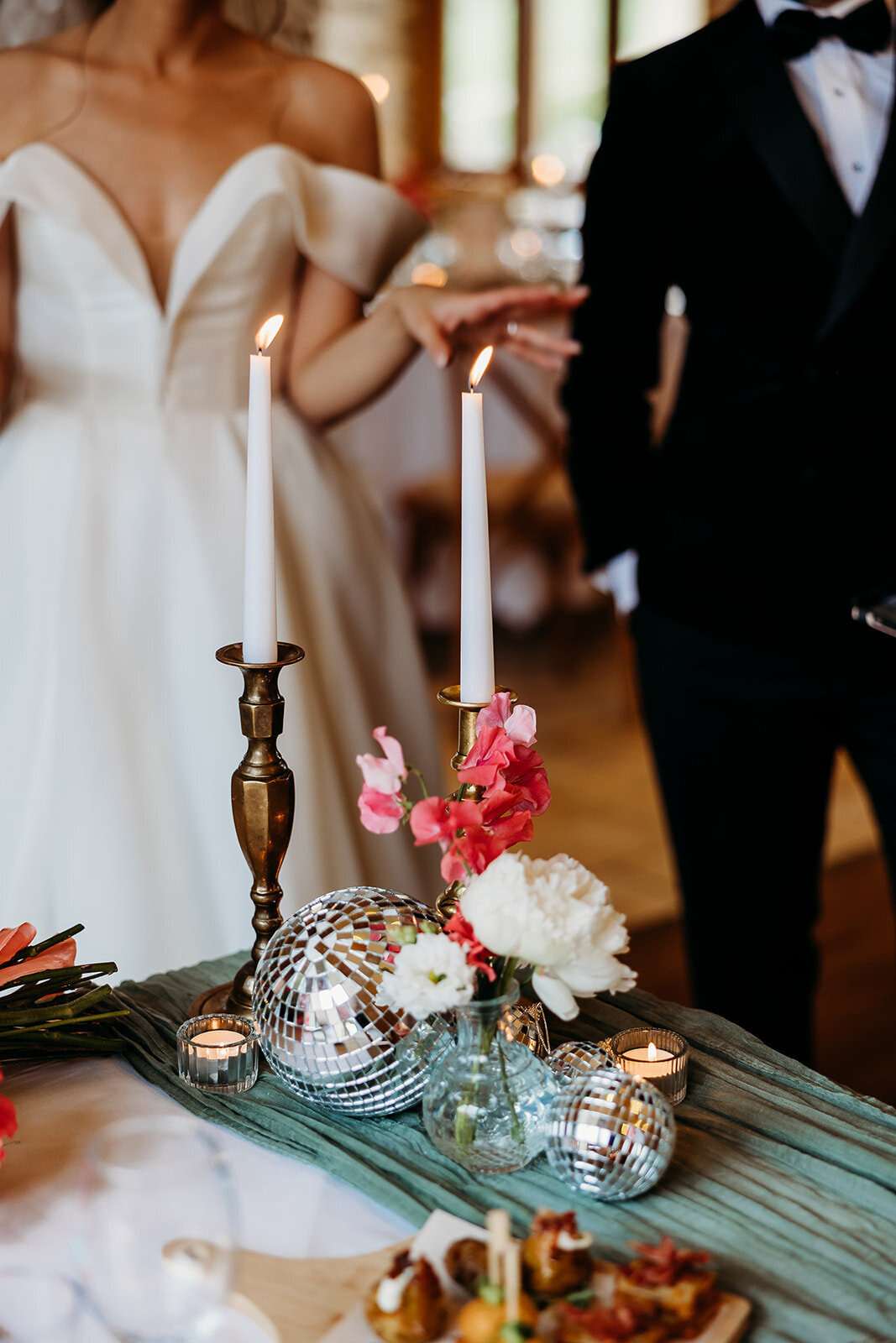 kingscote-barn-wedding-photography0568