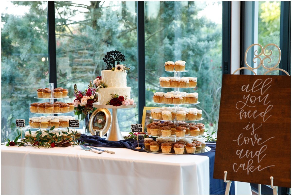 austin wedding photographer antebellum oaks wedding photographer cupcakes