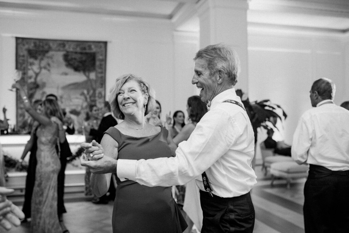 Maïlys Fortune Photography Husband Wife Wedding Weddings Photography France Switzerland Italy Timeless Dreamy Imagery Bilingual French English Destination Weddings Destination Wedding Provence French Riviera Paris Lake Como Tuscany155