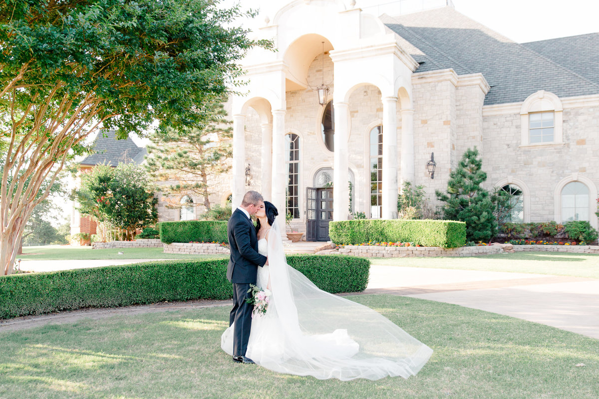 High-Pointe-Mansion-Wedding-Photography-Oklahoma-City-Wedding-Photographer-Holly-Felts-Photography-372