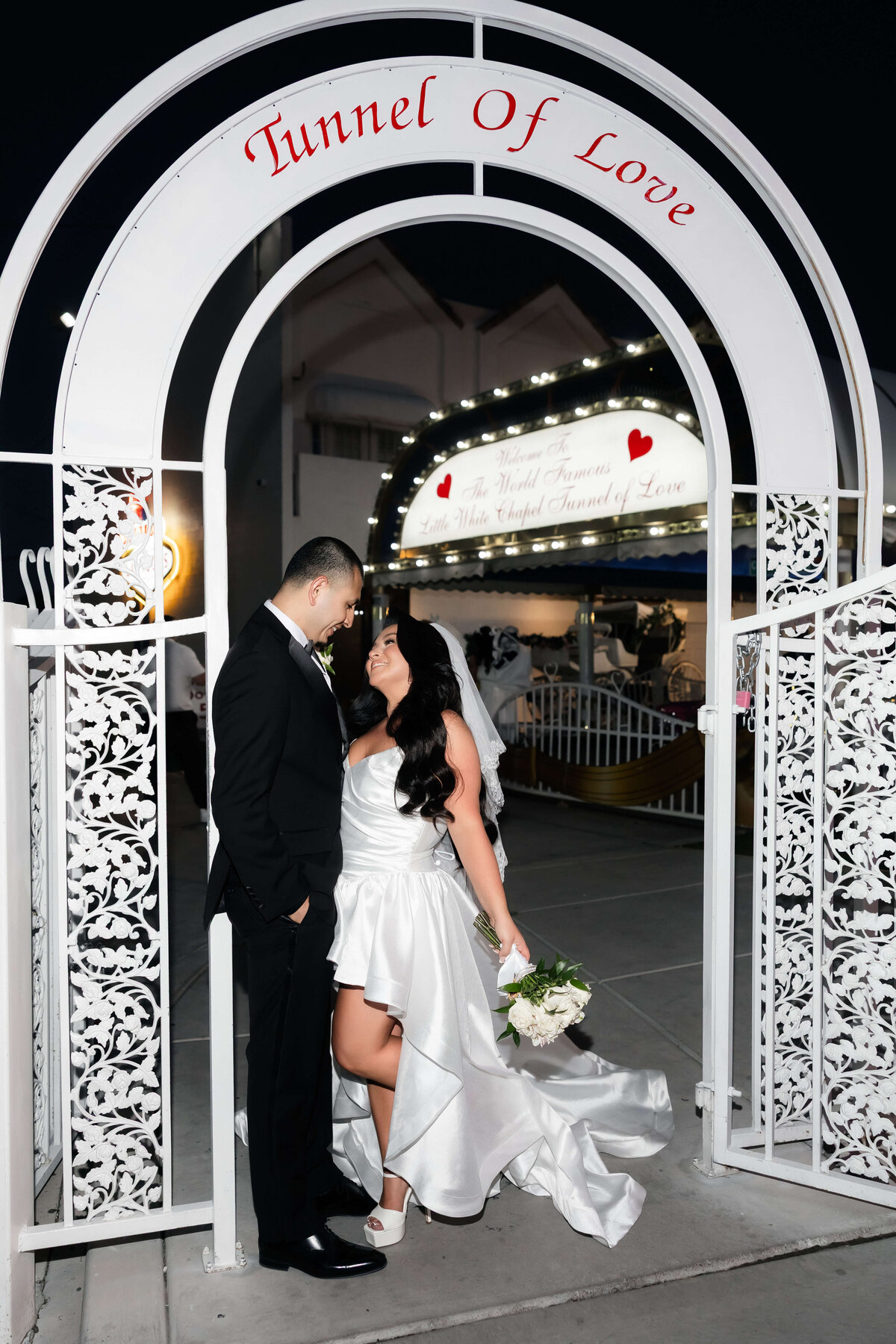 13_riskyexposure_las-vegas-elopement-photography