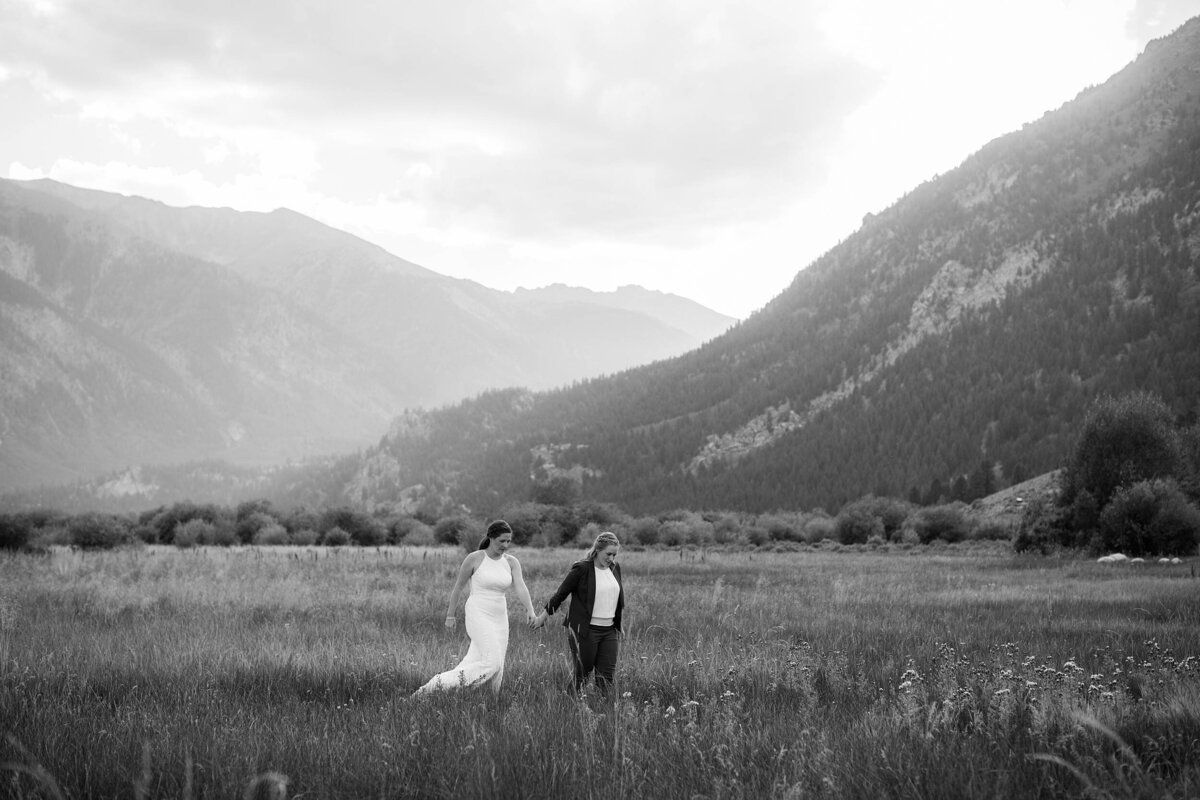 Colorado Airbnb Wedding_0031