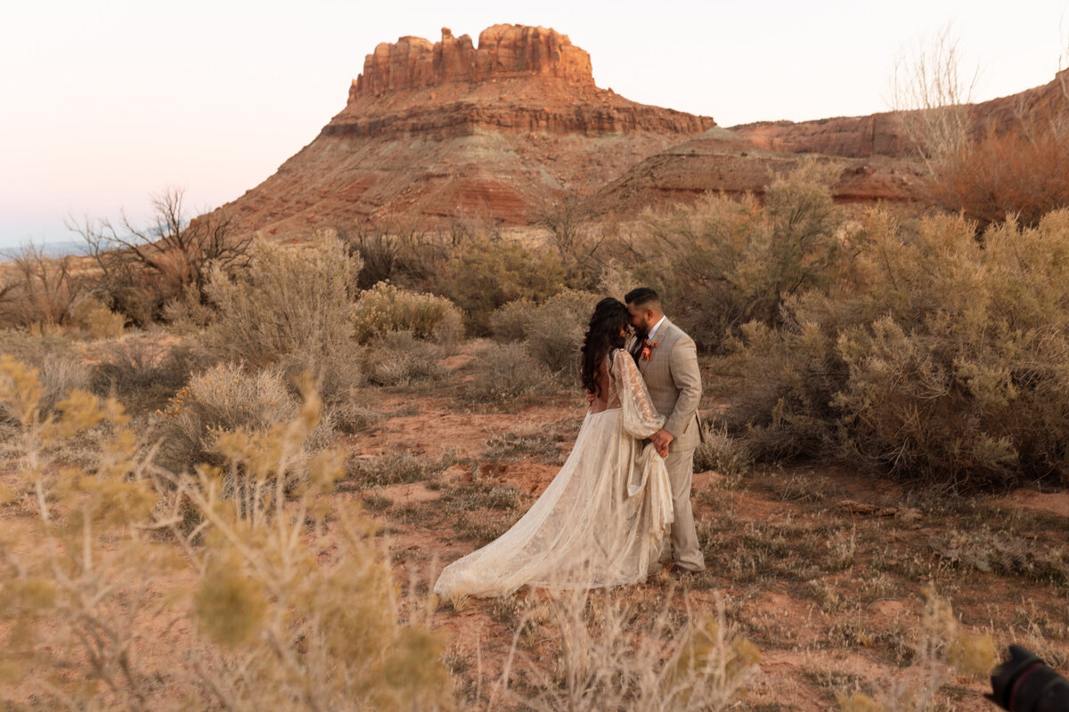 RedEarthVenue_Elopement_Moab_Perla_Luis-203