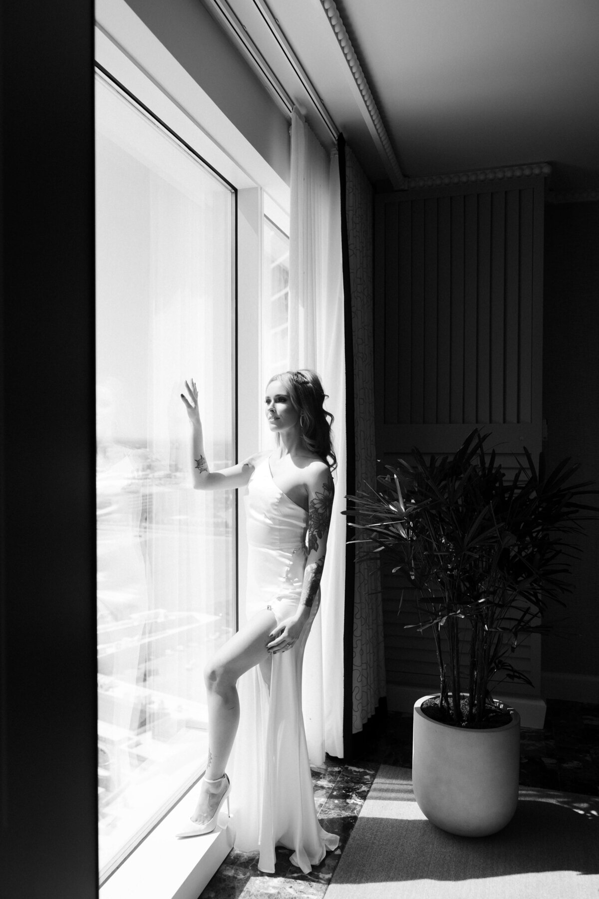 2riskyexposure_hayley-vikram_las-vegas-elopement-photography