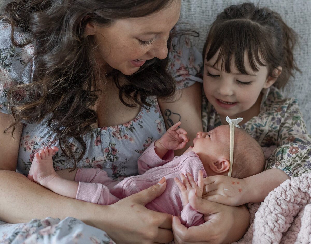 massachusetts-newborn-session-cozy-home