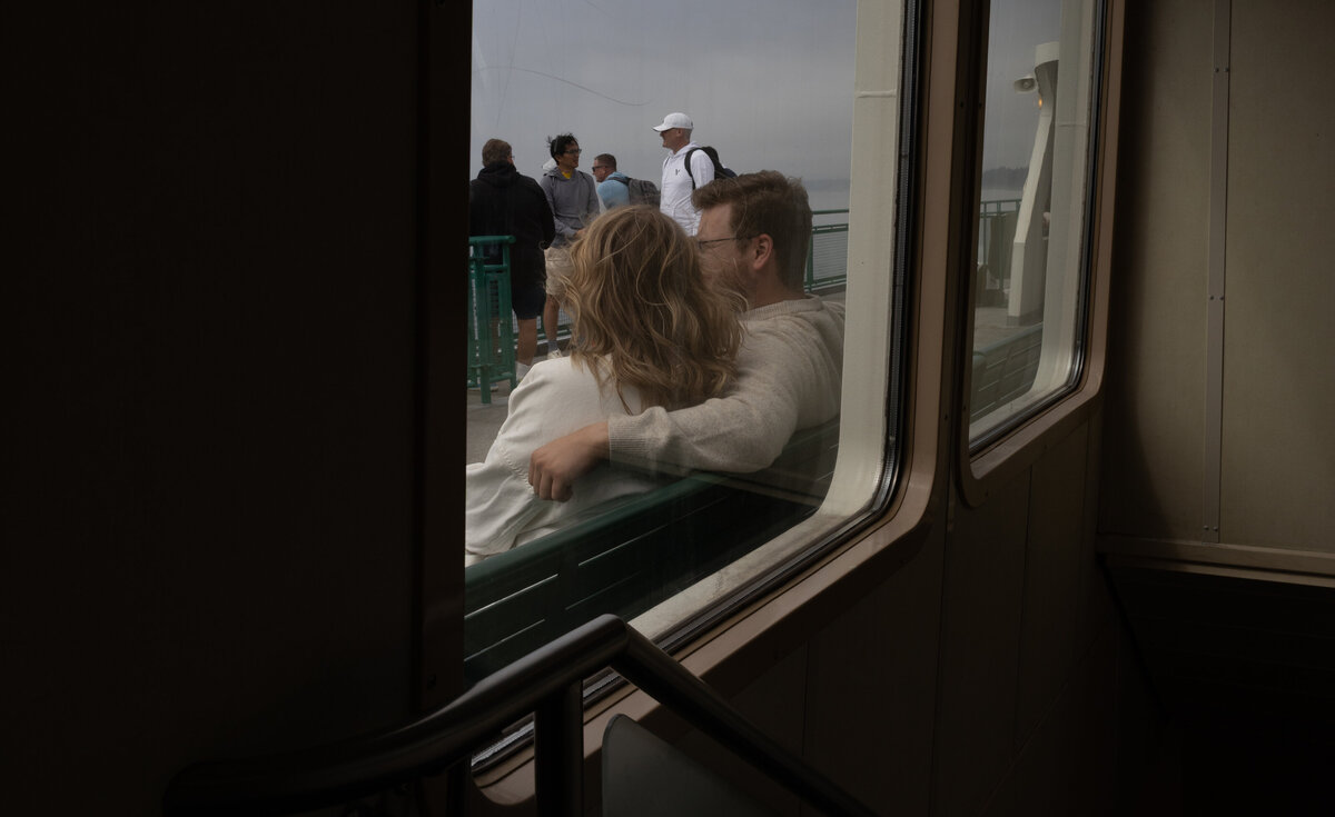 SeattleFerryCouplesPhotography59