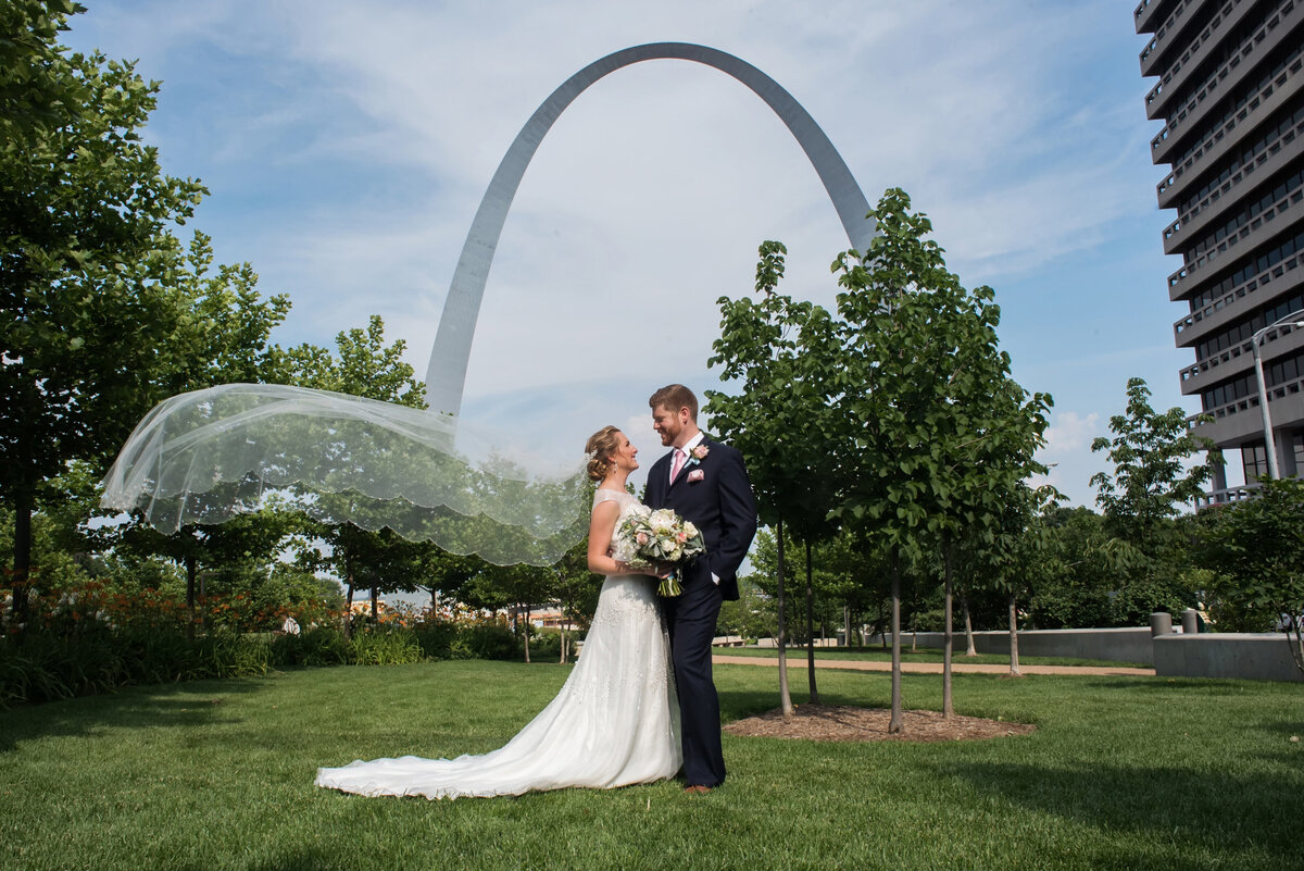 sarah-oberheim-photography-best-st-louis-missour-piper-palm-house-wedding-photographer50