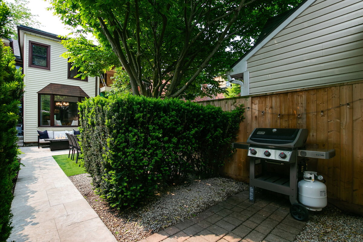 67-web-or-mls-74_010_Backyard
