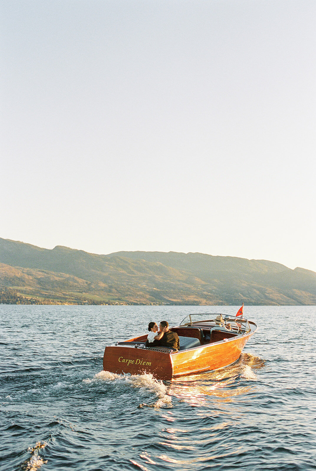 minted-photography-okanagan-kelowna-destination-wedding-photographer-wedding-château-okanagan-83