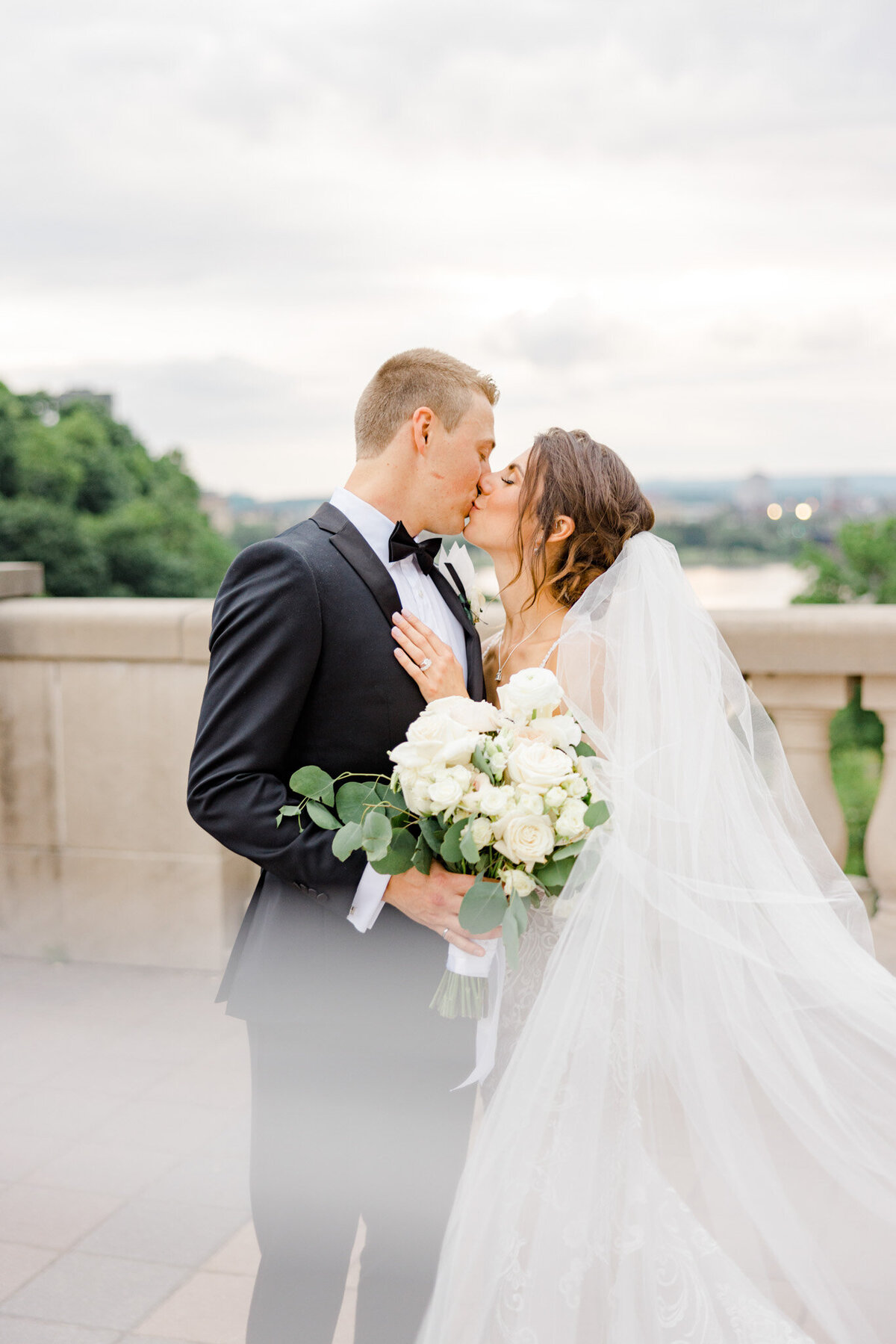 hannah-braden-ottawa-wedding-shaw-centre-2023-305