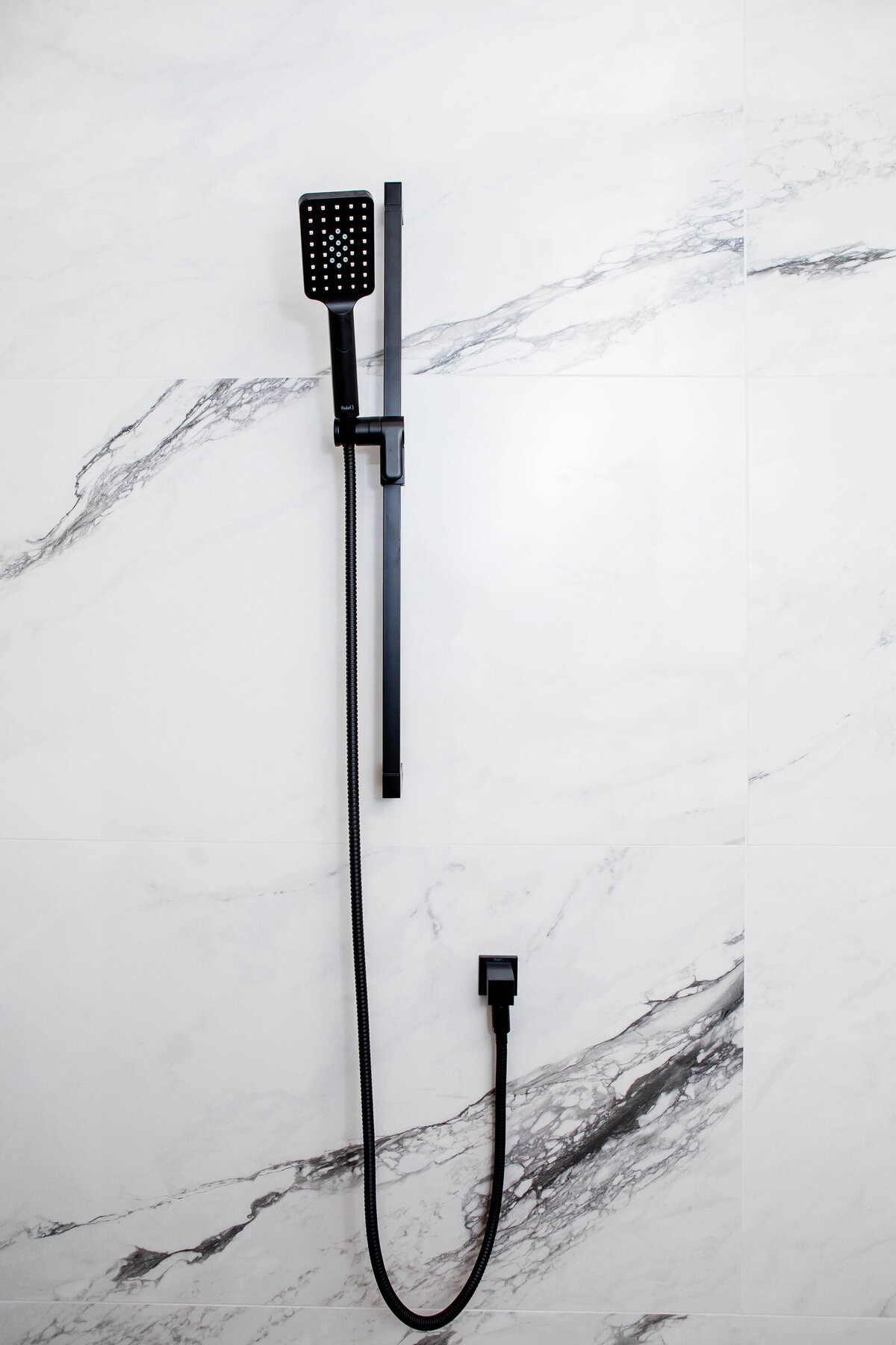 modern-white-black-marble