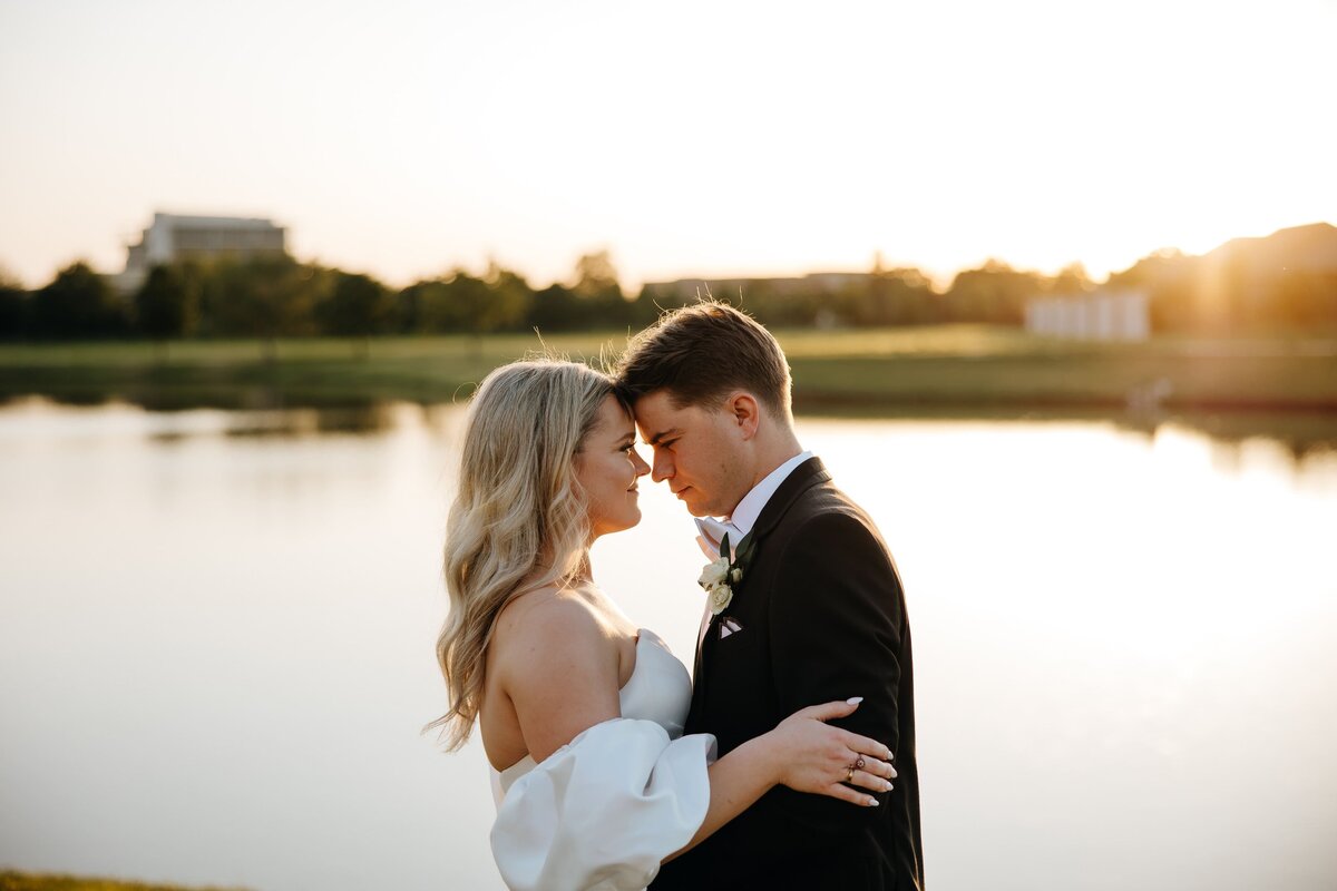 Velvet-and-Vows-Wedding-Photography-and-Film-_JillianCole-44-min