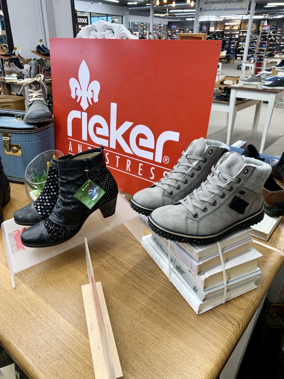 Brown's Shoe Fit Co West Des Moines