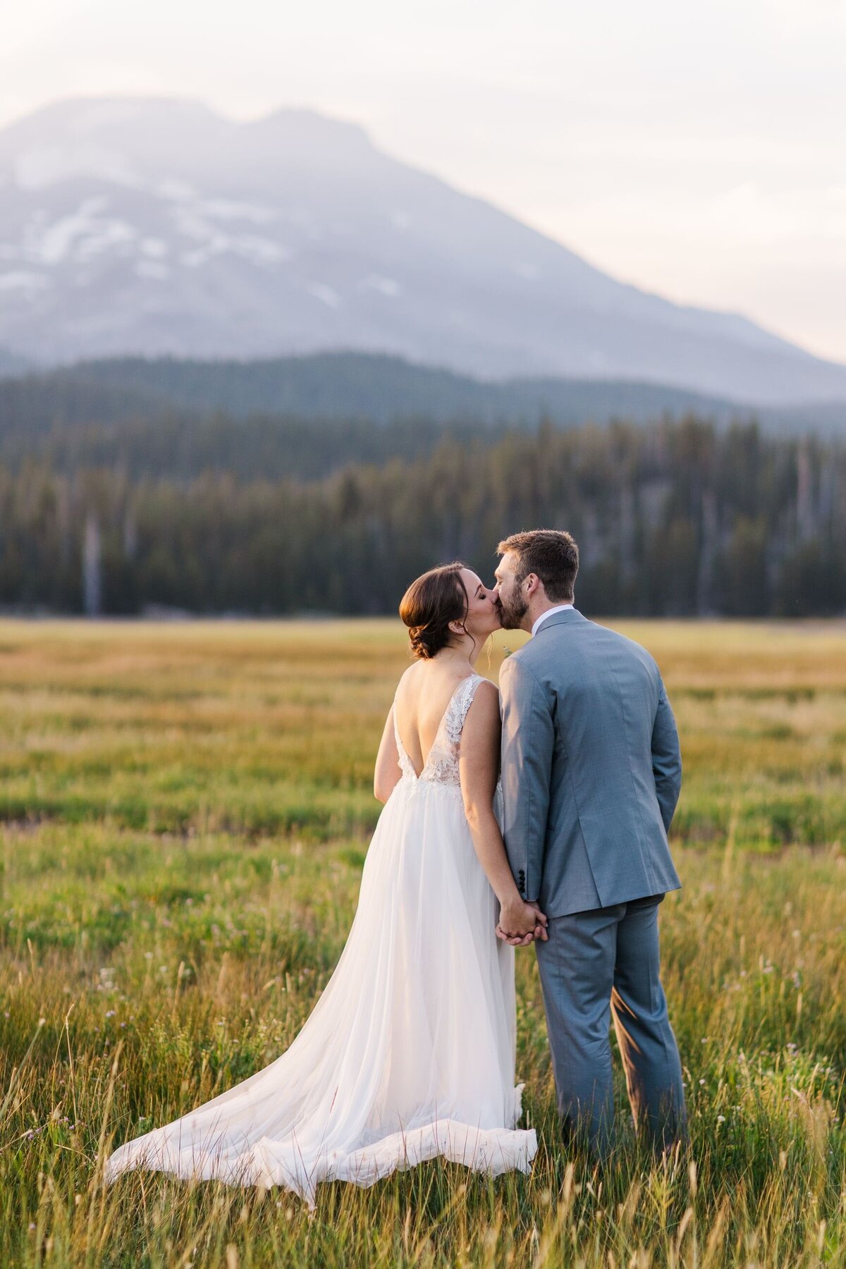 Jessica + Josh - Sparks Lake Wedding 2022 - HANNAH TURNER PHOTOGRAPHY 2022-348
