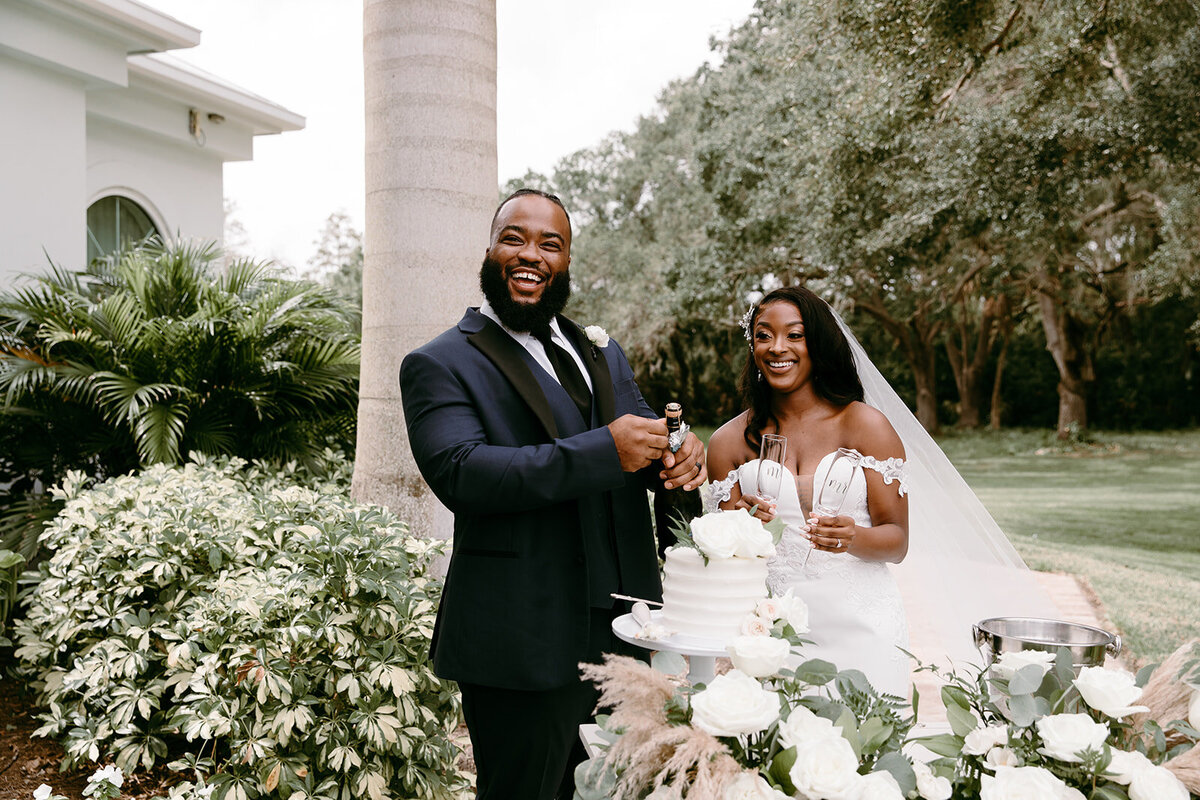 jessica-cruz-photography-harborside-chapel-florida-elopement-chantilly-chic-7