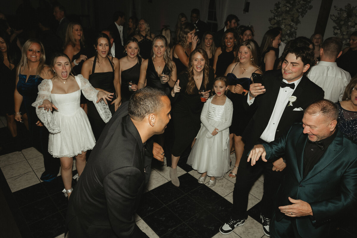 natalieandgarrettweddingar_emilyarwinephotography-400