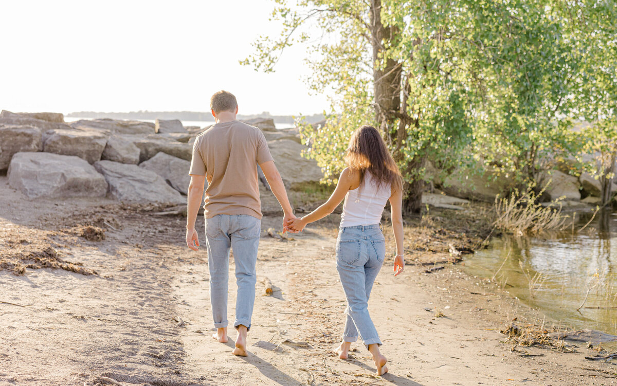 hannah-braden-engagement-session-ottawa-grey-loft-studio-2023-13