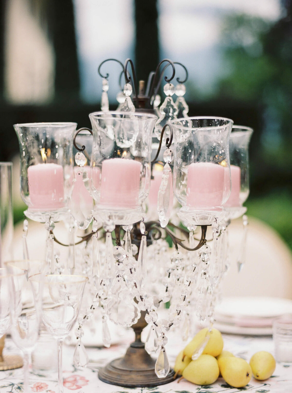 A wedding photo of the table scape in the gardens of the wedding venue villa balbiano on lake como in italy