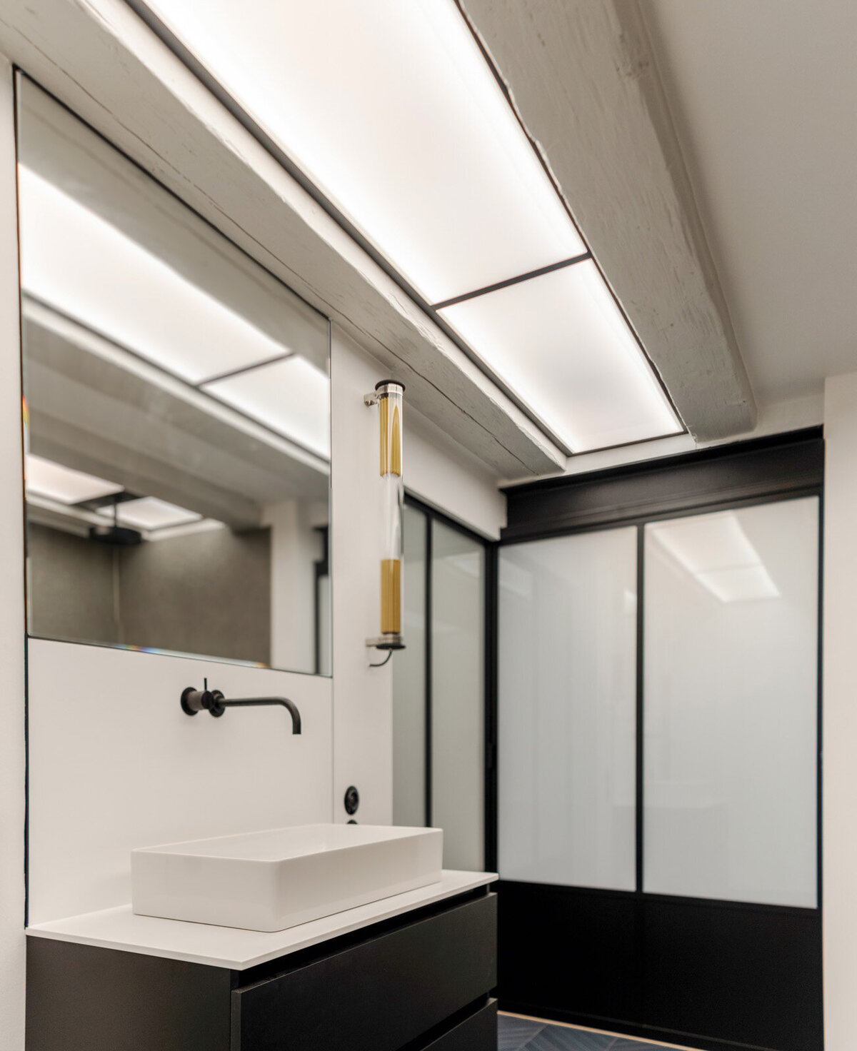 Badezimmer-Inennausbau-Waschtisch-Adam-Innenausbau-Lich-3