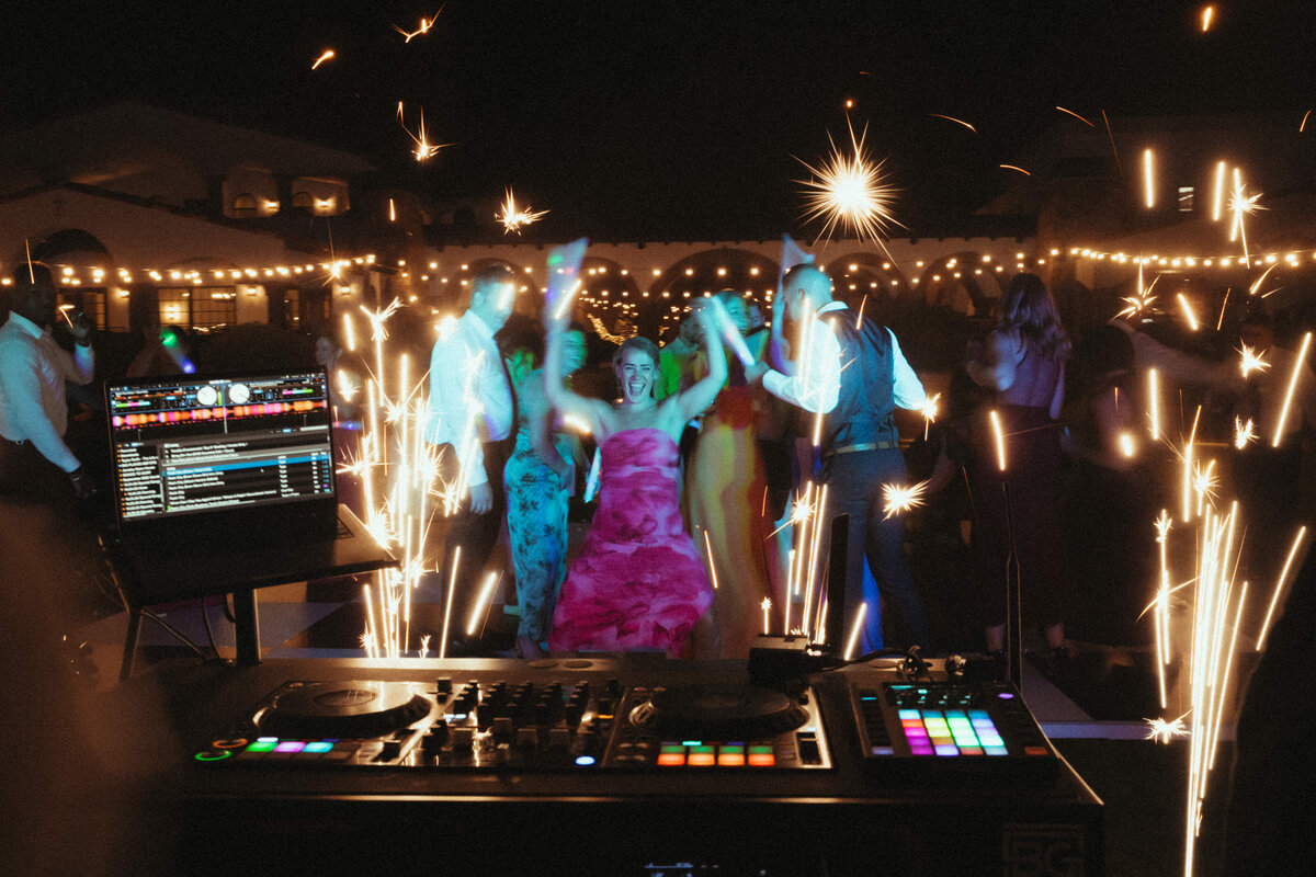 Sarah & Steven Wedding Sneak Peeks-181