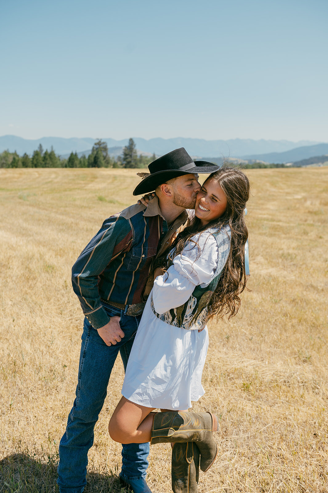 presley-gray-photo-haybale-forest-montana-elopement-8026