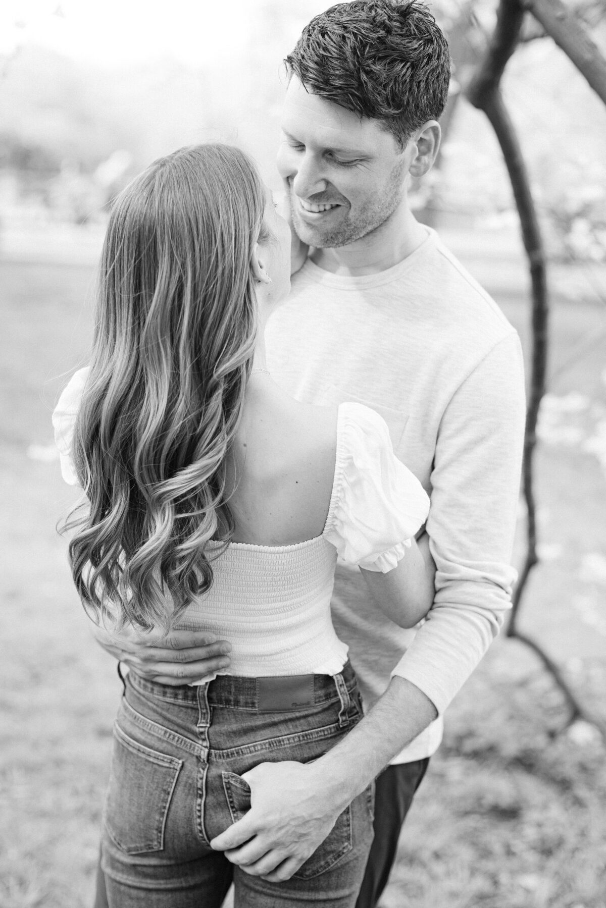 centralparkengagementsession-nycengagement-summerengagementnyc-felixfeyginphotography-004