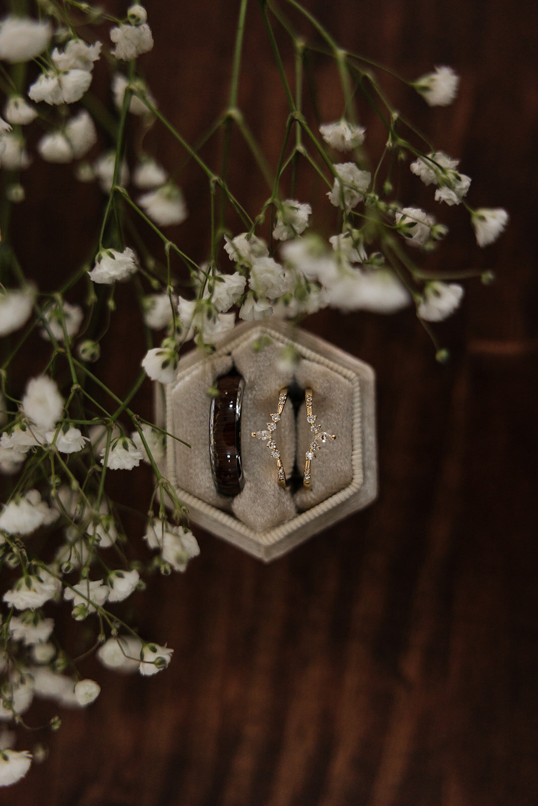 prairie-lodge-small-wedding-rob-sarah-3