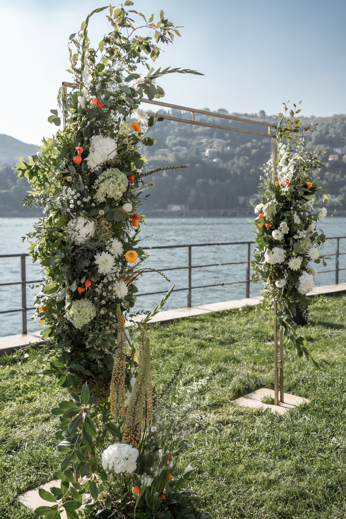 Ceremony at Villa Geno on Lake Como