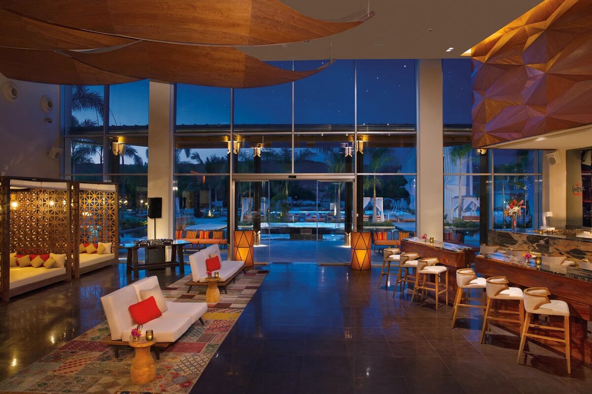 Breathless MB lobby bar