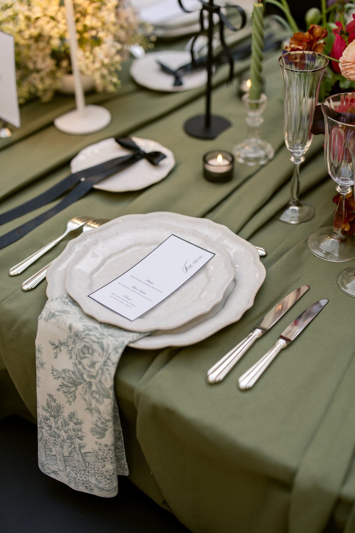 vaisselle-et decoration-elegante-table-mariage