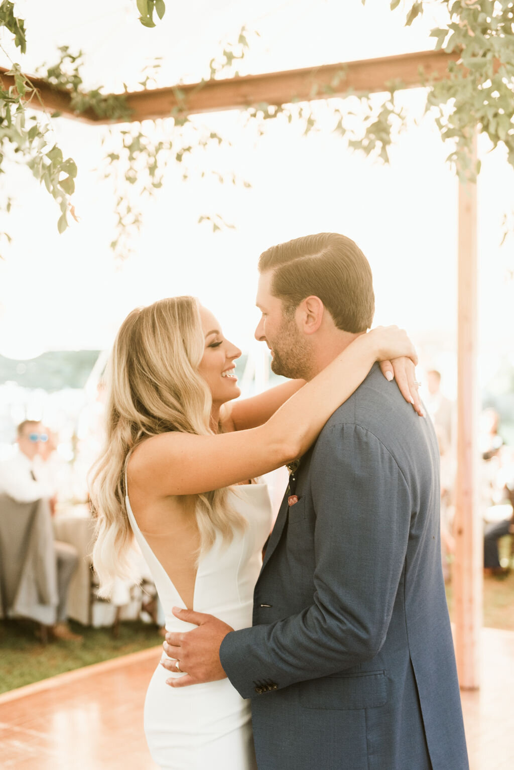 first-dance-at-stone-acres-jen-strunk-events