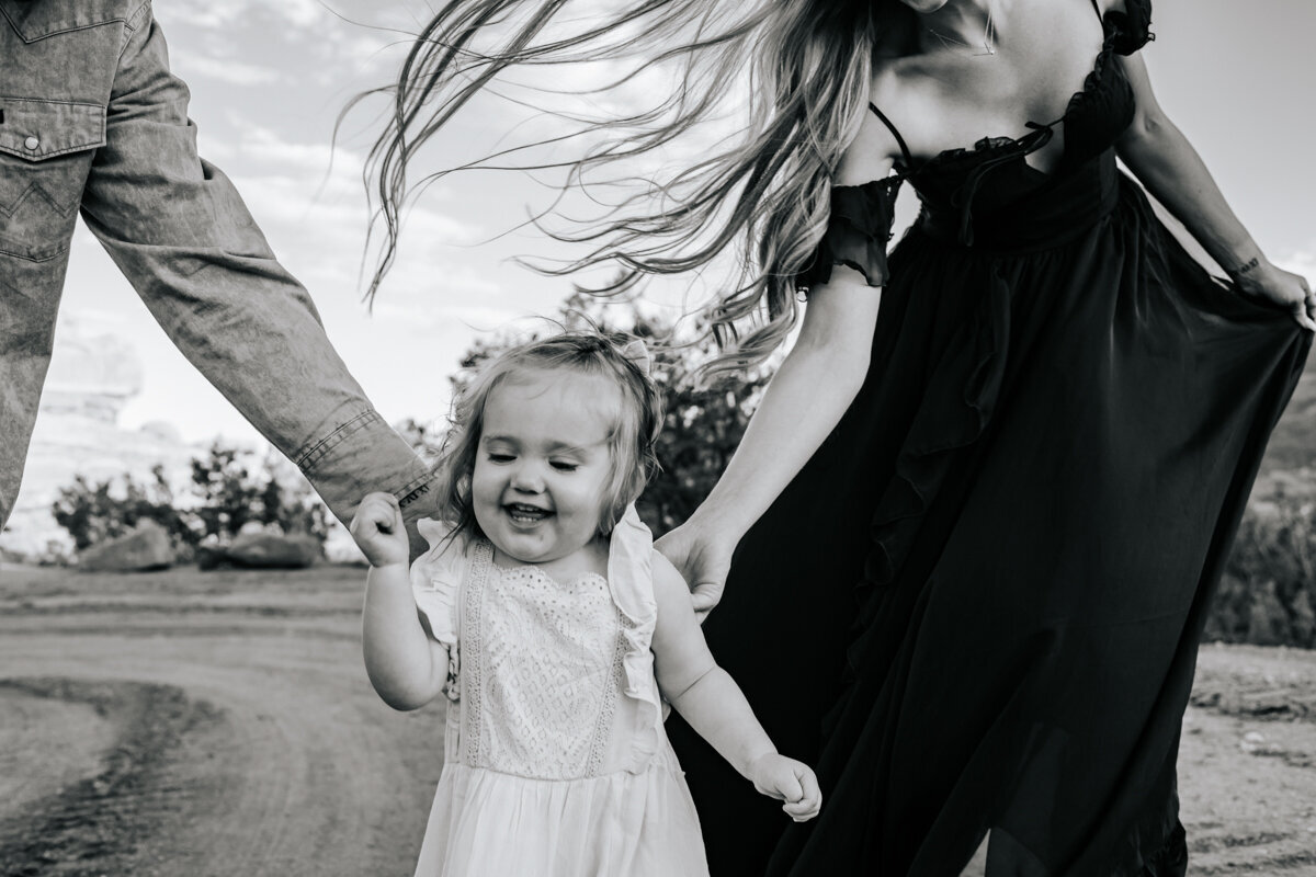 Garden-of-the-gods-family-photographer-69