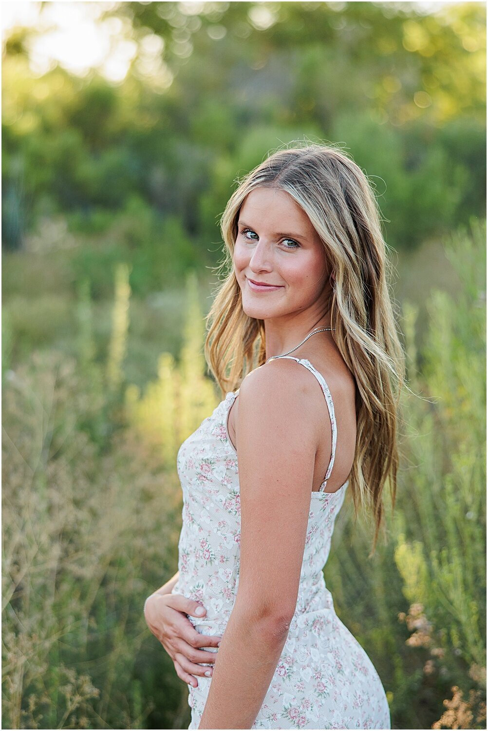 Neutral-Outfit-Insperation-Ideas-Family-Portraits-in-Menifee (19)