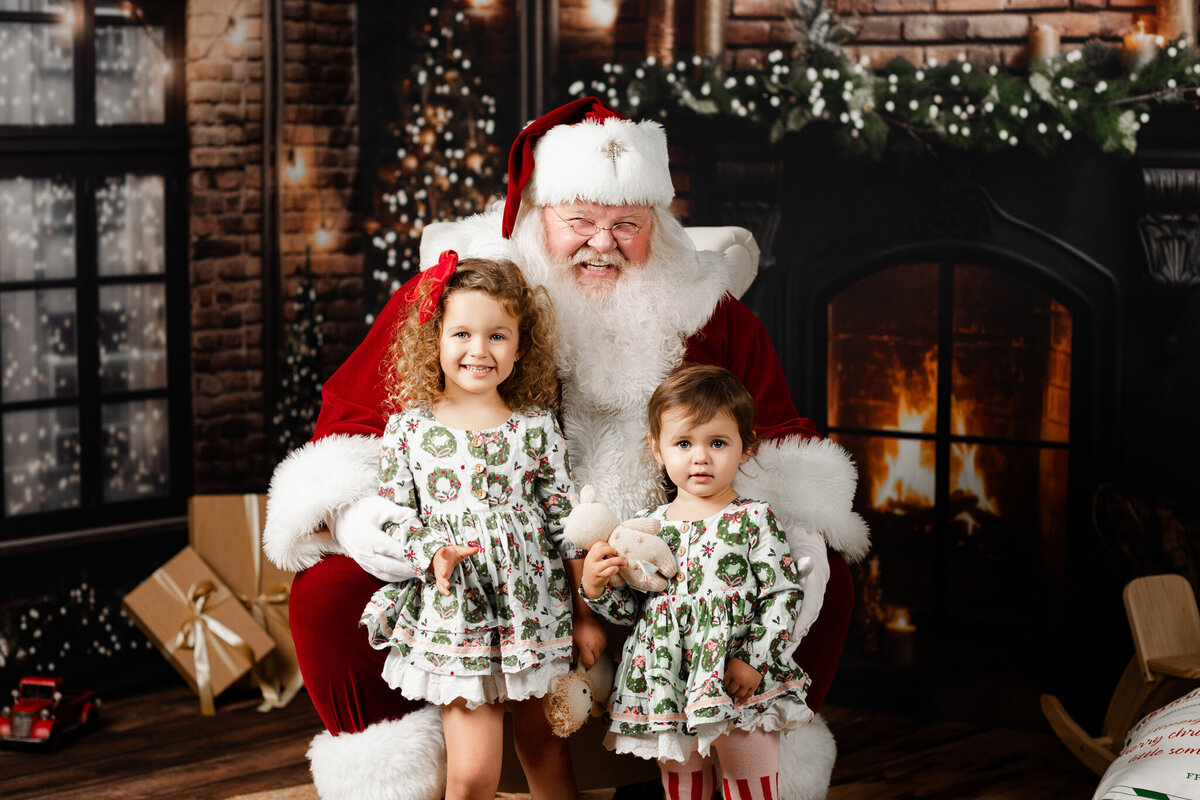 Best NWA holiday photographer, holiday portraits near me, Northwest Arkansas holiday photography, NW Arkansas holiday photos, NWA santa photos
