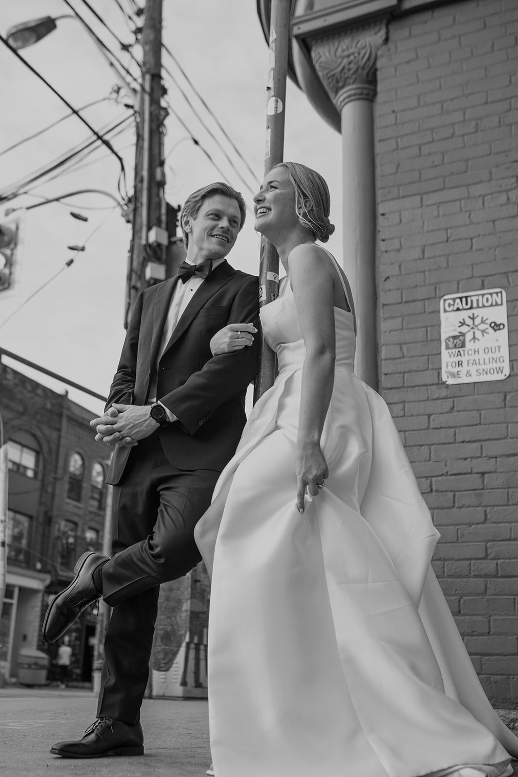 toronto-downtown-spadina-museum-the-great-hall-wedding-couples-session-summer-torontovibes-romantic-whimsical-artsty-indie-movie-641