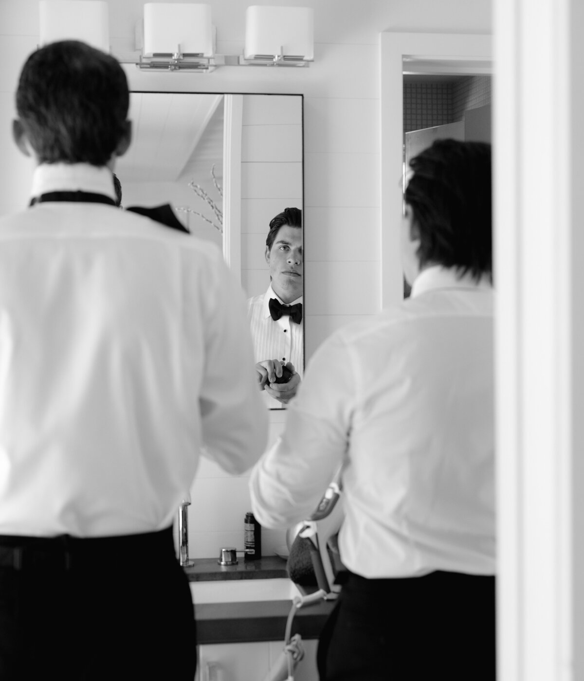 Lake-Minnetonka-wedding-Will-DeGraw-Clever-Disarray-19