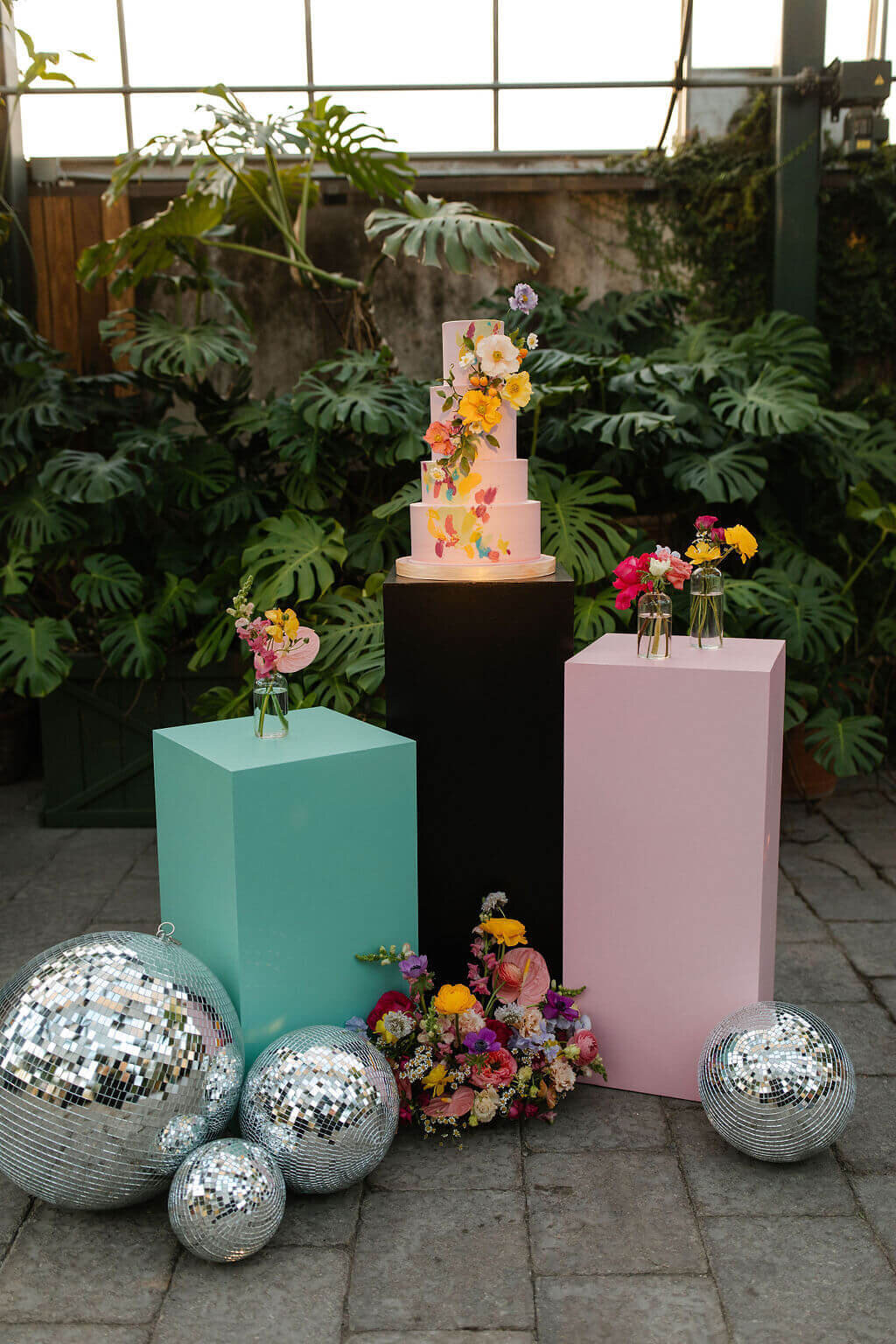 31-colorful-lgbtq-wedding-planterra-detroit-michigan-modern-vintage-events