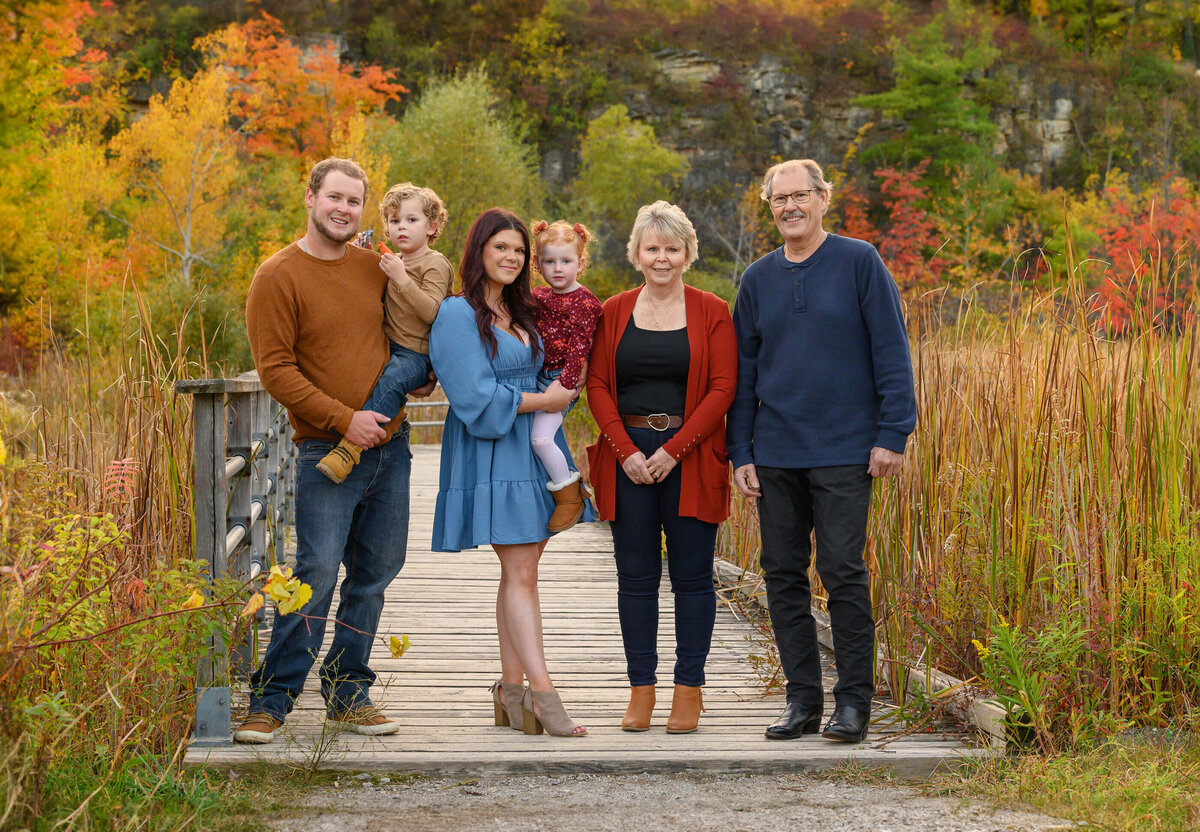 Extended family photos in Burlington, Ontario 