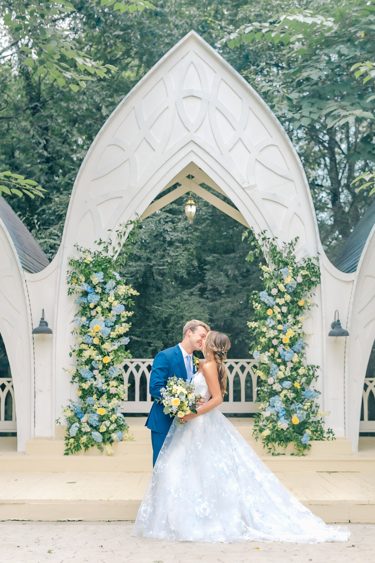 Wildflower 301 Wedding | Lauren Elliott Photography-24