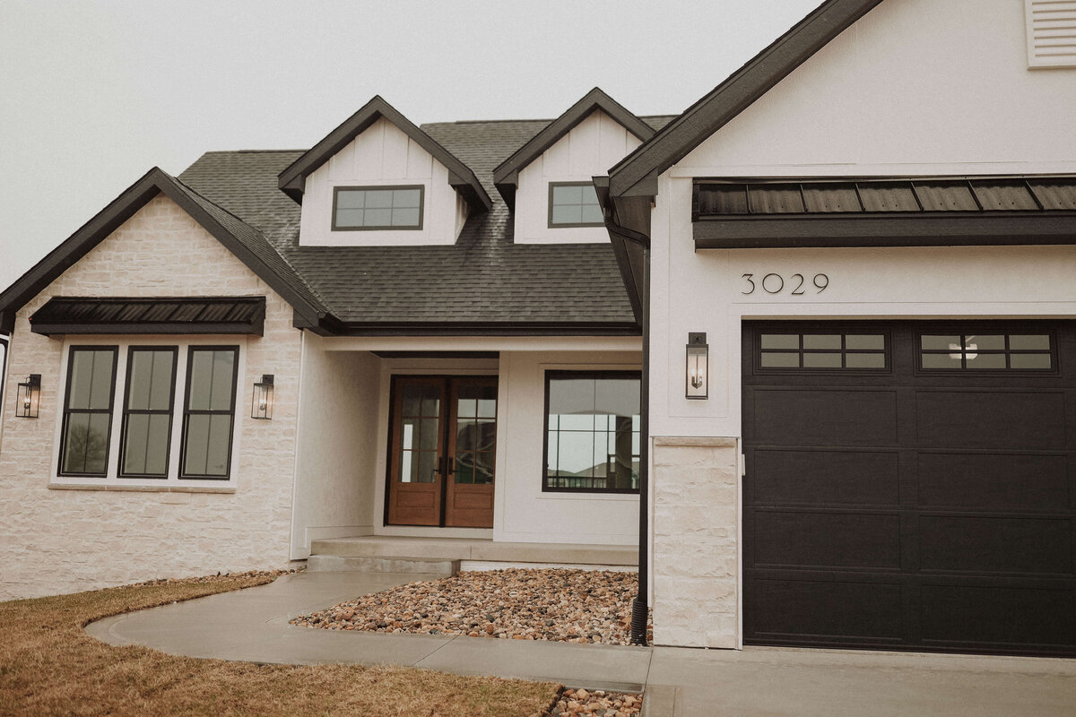 3029-Exterior-Grimes-Central-Iowa-Custom-Home-JRL-Builders-3F1A4613