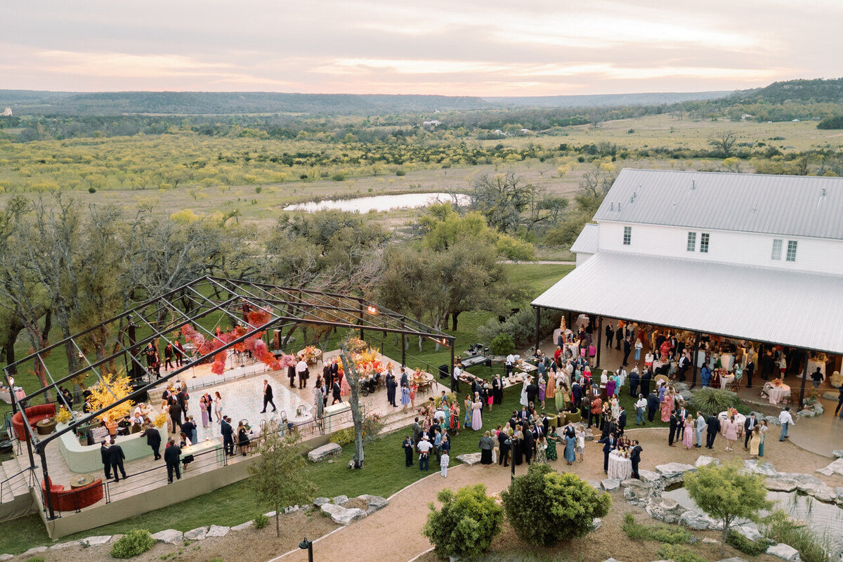 30-colorful-ranch-wedding-max-owens-design