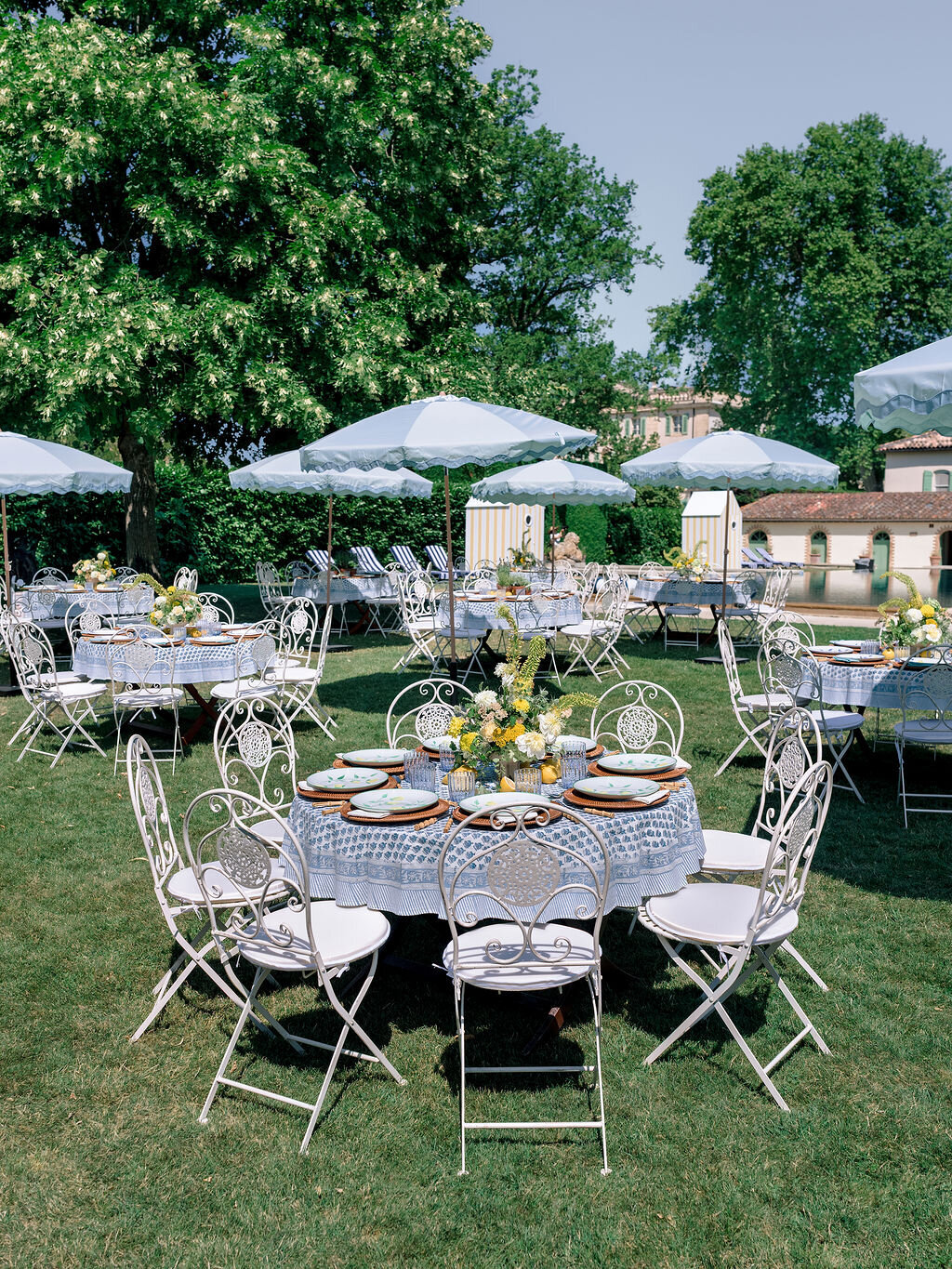 Chateau-de-Tourreau-wedding-florist-Floraison2
