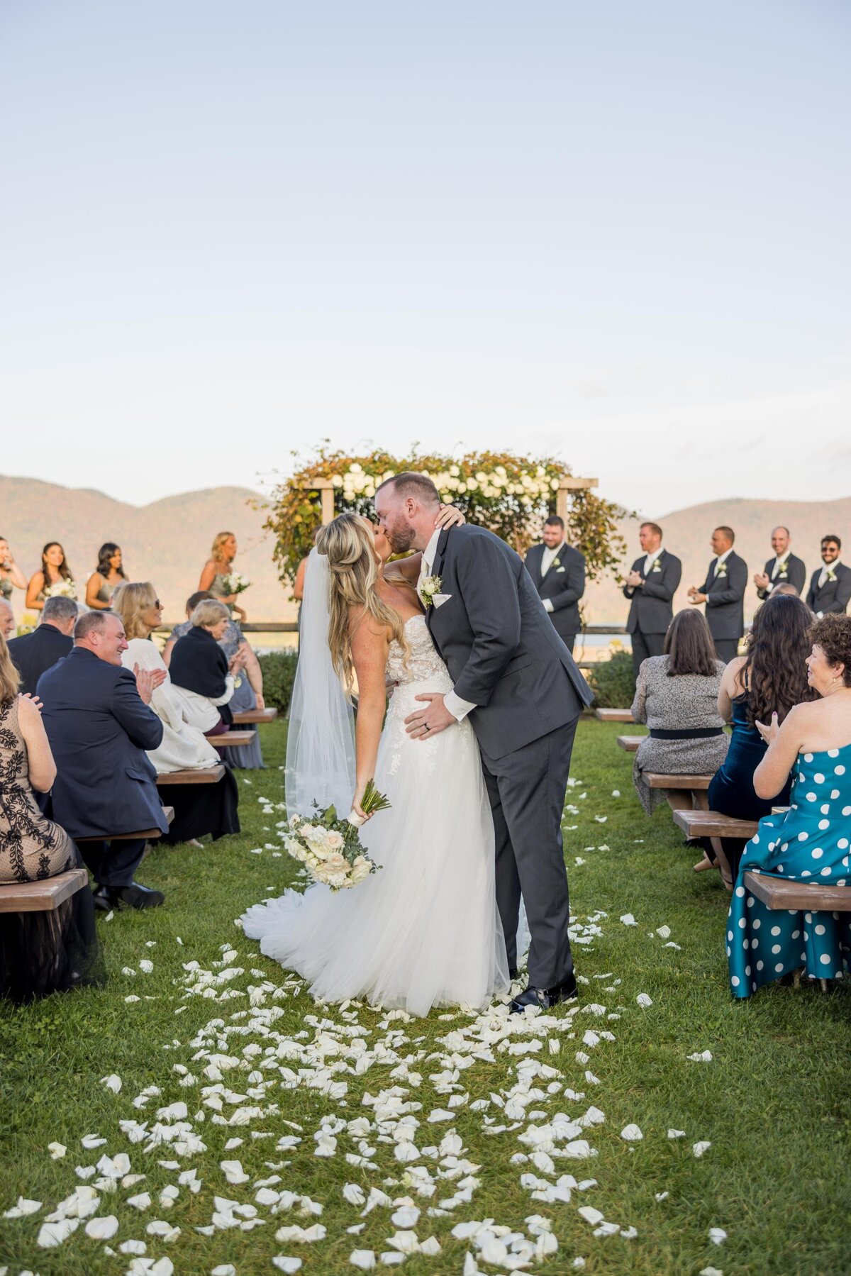 moutain top inn vermont wedding photographer allie photo