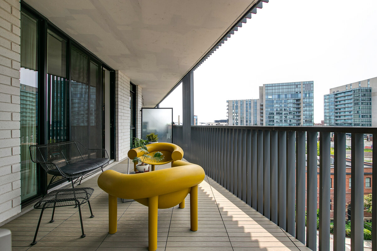 050_Balcony