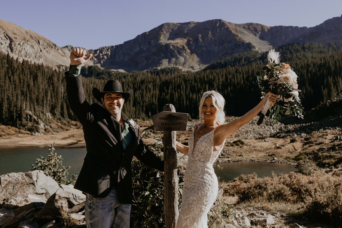 williams-lake-trailhead-elopement-taos-ski-valley-20
